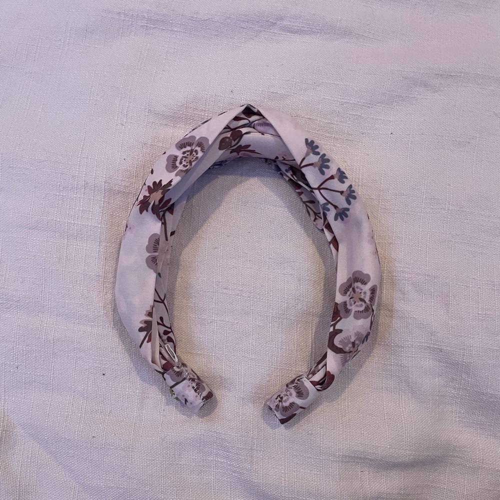 Twisted Headband Parade Floral Vine Cream